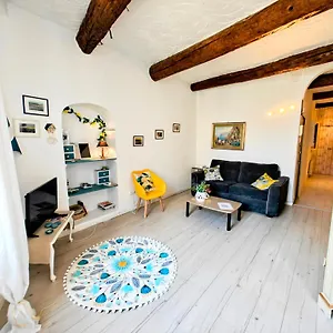 Apartment St Joseph - Great Flat - Old Town For 4 Nice