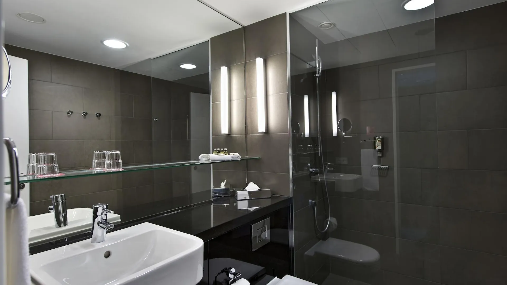 **** Aparthotel Adina Apartment Hotel Berlin Hackescher Markt Germany