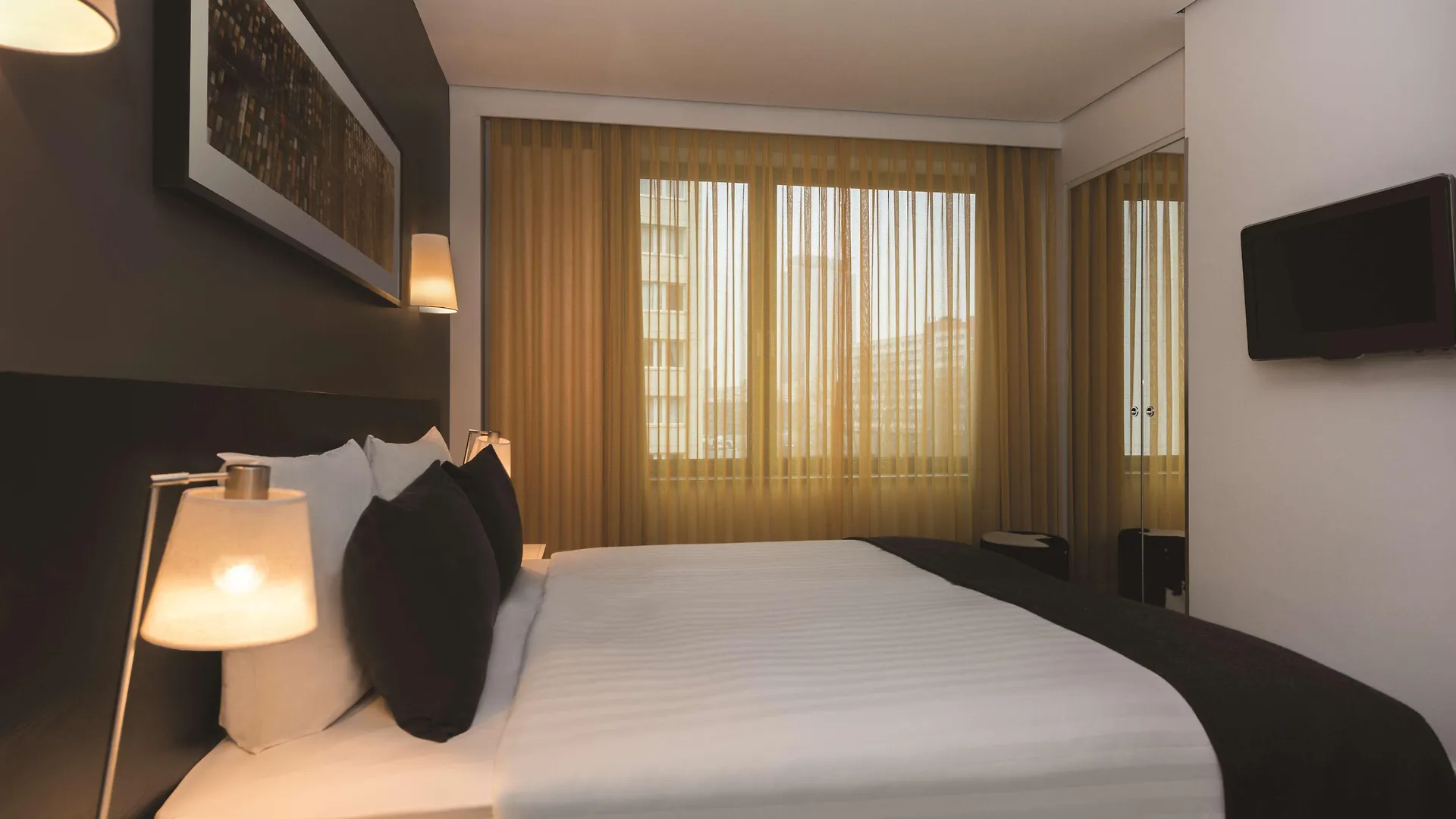 Adina Apartment Hotel Berlin Hackescher Markt Aparthotel