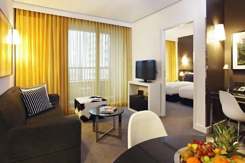 Adina Apartment Hotel Berlin Hackescher Markt